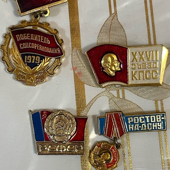 Set Of 16 city ​​award badges Pins  USSR congresses of the CPSU - Picture 5 of 5